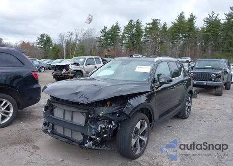 2024 Volvo Xc40 B5 Plus Bright Theme z USA, uszkodzony, nr VIN YV4L12UE1R2333835